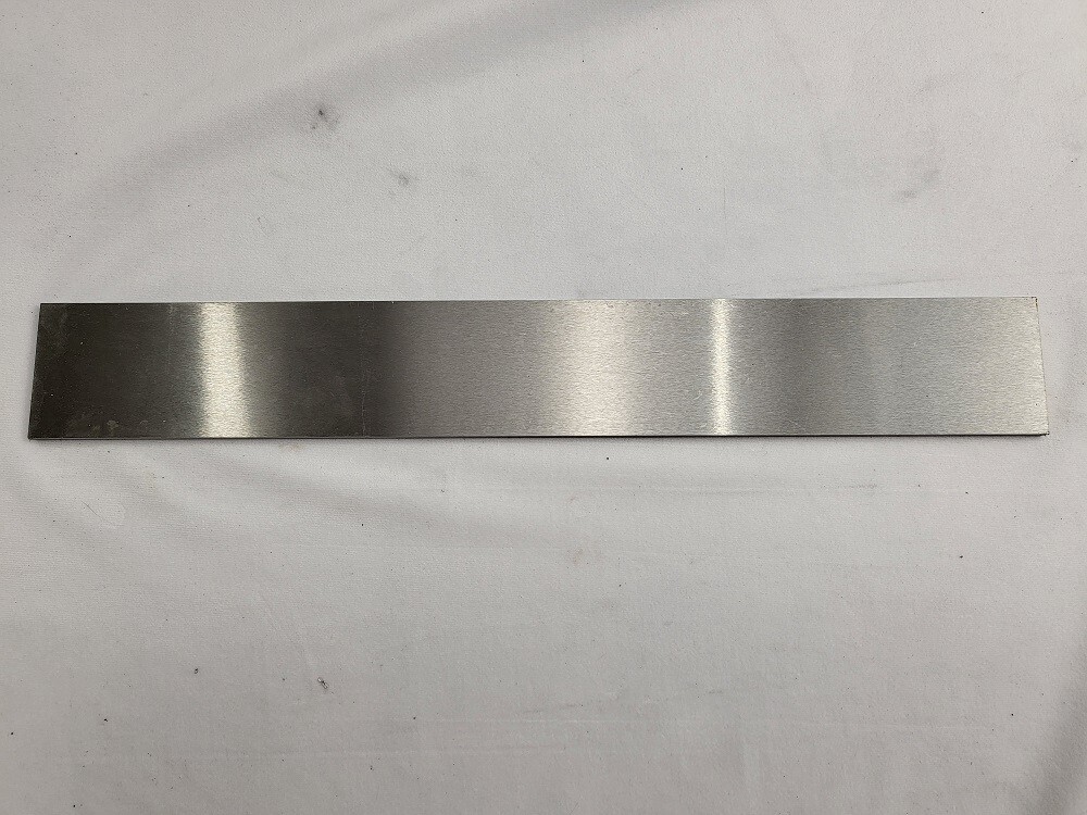O1 Tool Steel 1/4″ x 2.5″, 18″ long bar, Knife Making Stock, Billet