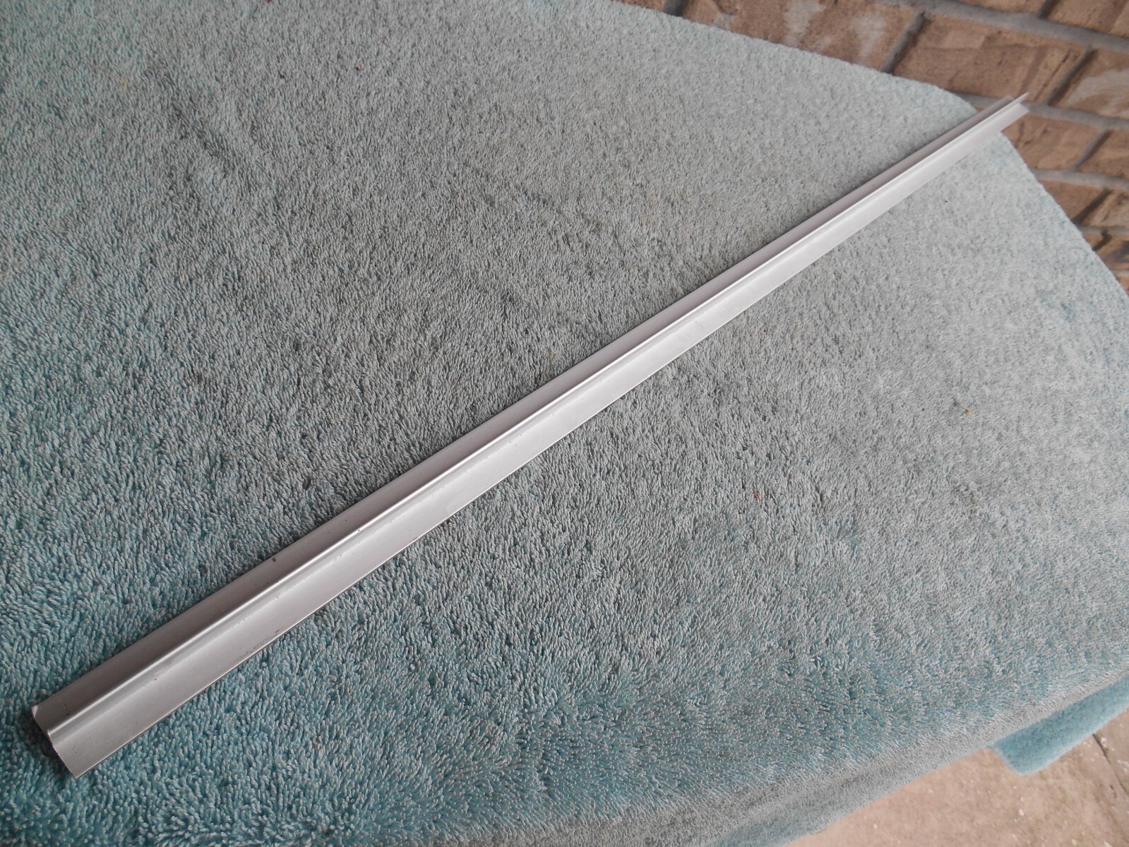 METAL STOCK EXTRUDED ALUMINUM 6061 T CHANNEL 30-7/8″ X 15/16″ X 1/2″