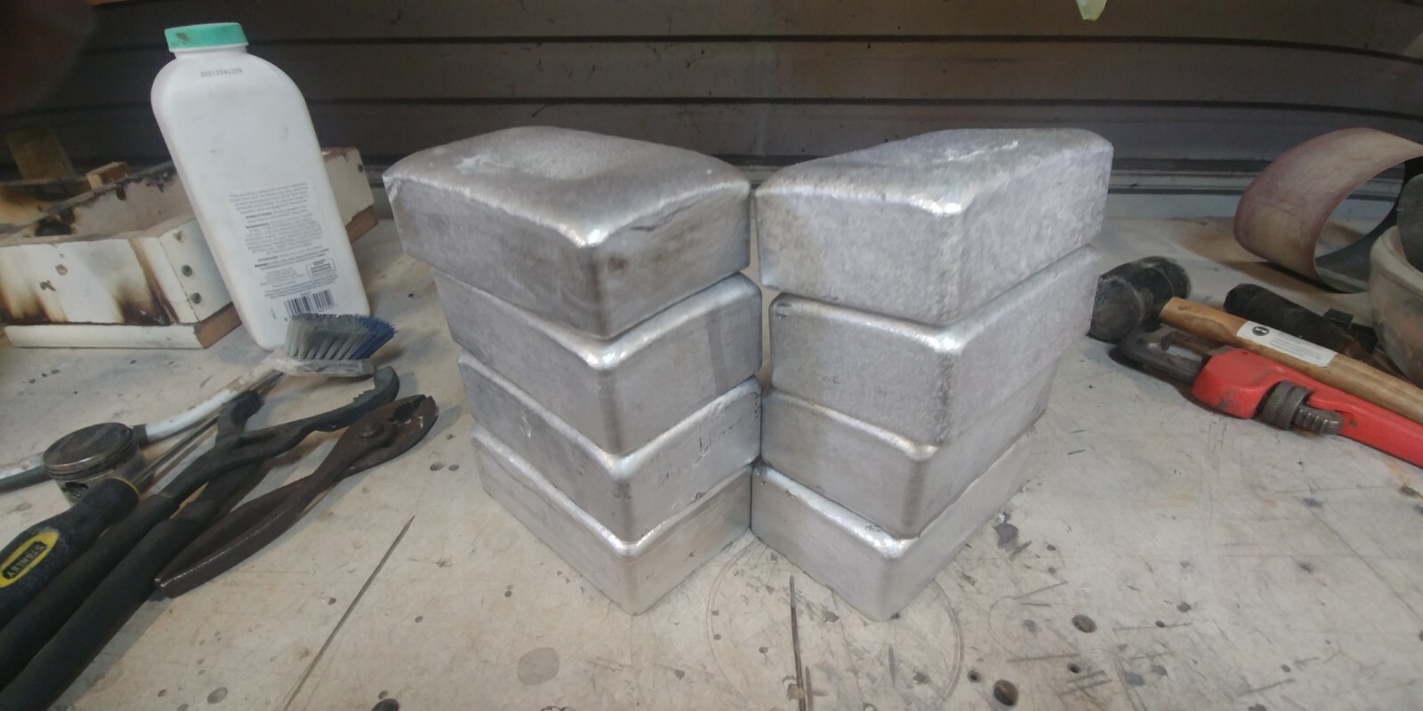 Aluminum ingot for casting