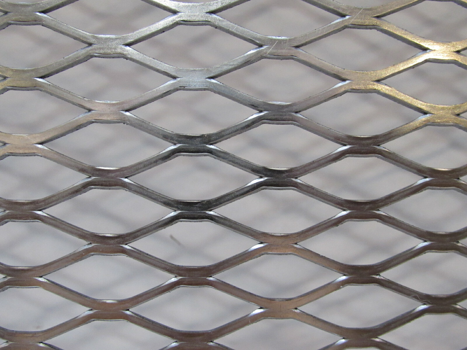 1/2″–#16– 304 STAINLESS STEEL FLATTENED EXPANDED METAL 11″ X 12″