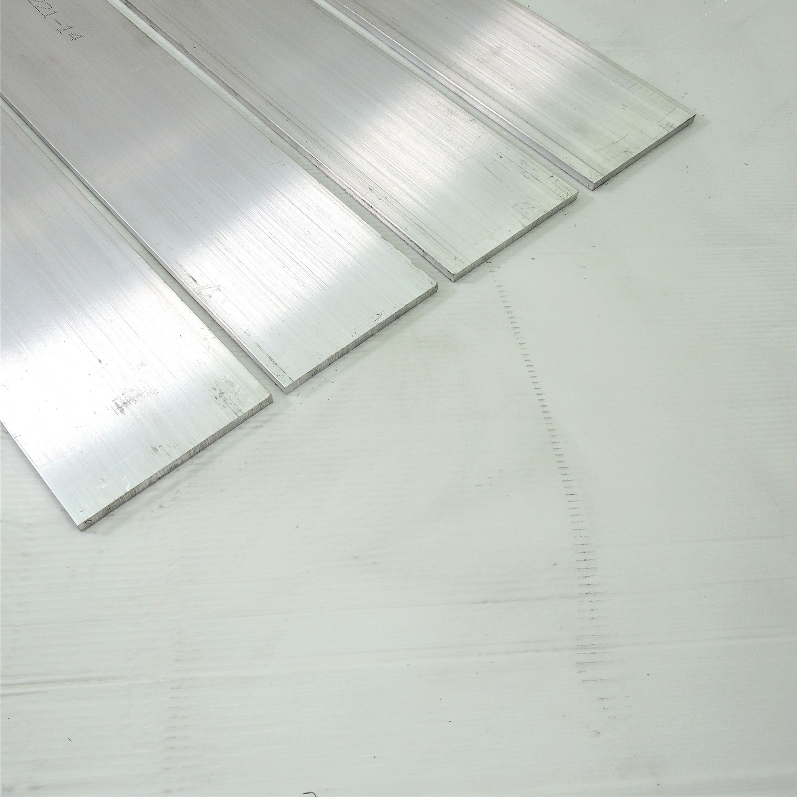 .25″ x 5″ Aluminum 6061 FLAT BAR 12″ Long new mill stock QTY 4 sku L684