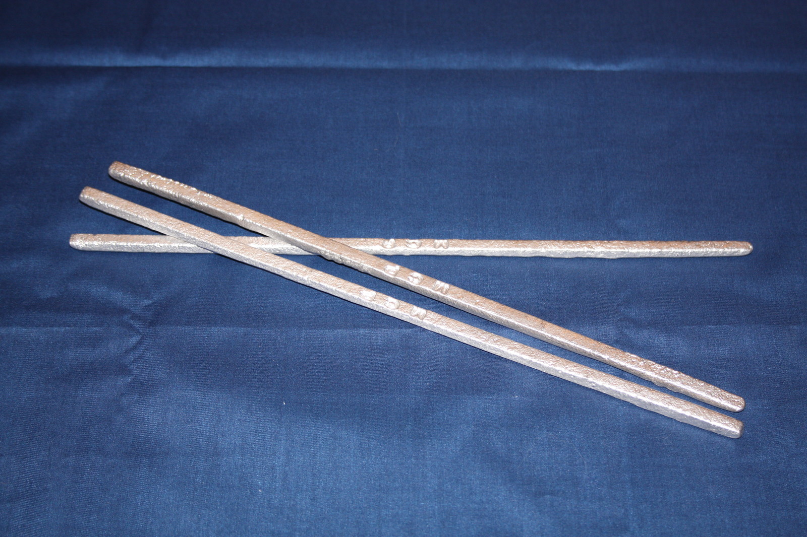 Cerrobend Woods Metal Low Temperature Alloy – 1 /4 lb. Melting Stick