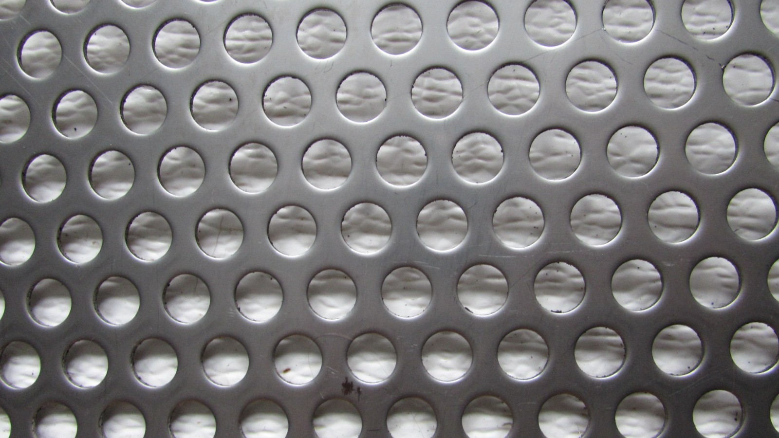 3/8″ HOLE 16 GAUGE 304 STAINLESS STEEL PERFORATED SHEET–12″ x 24″