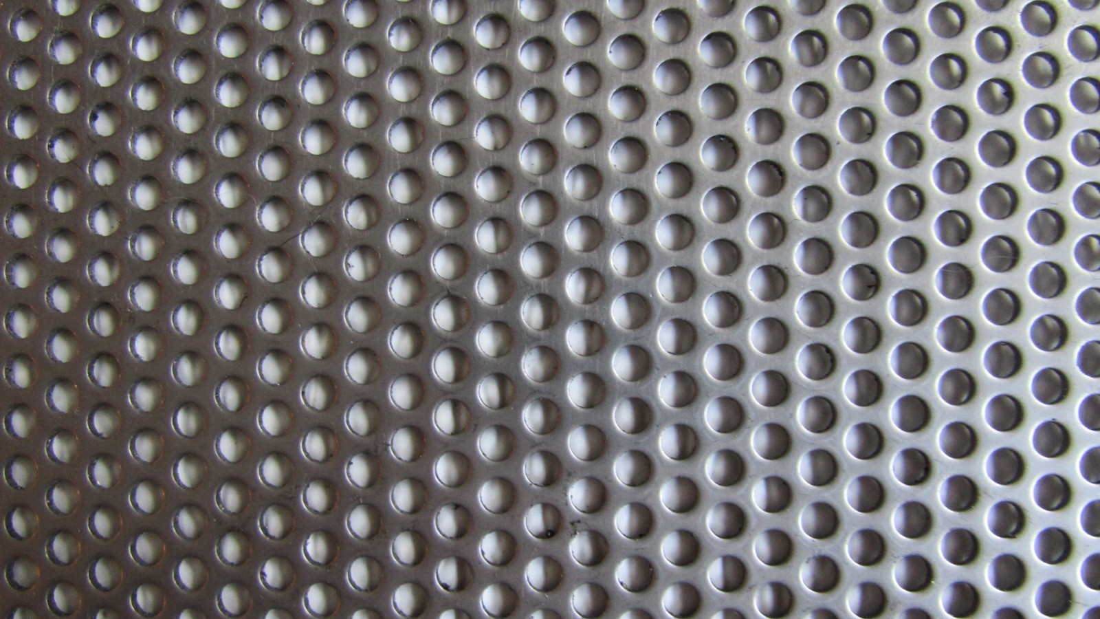 1/8″ HOLES-18 GAUGE– 304 STAINLESS STEEL PERFORATED SHEET –12″ X 12″