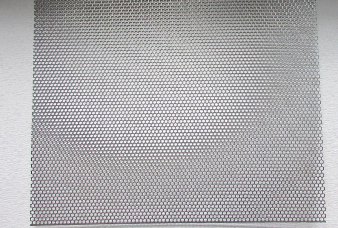 1/4″ HOLES 20 GAUGE 304 STAINLESS STEEL PERFORATED SHEET–14″ X 22″