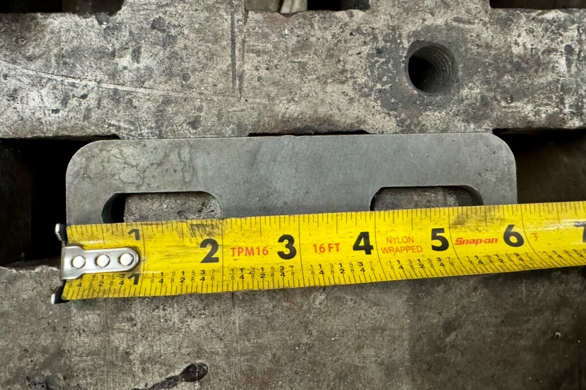 6″ x 2″ x 1/4″ STEEL PLATE with slots (5 pack) Hot Rolled Slotted
