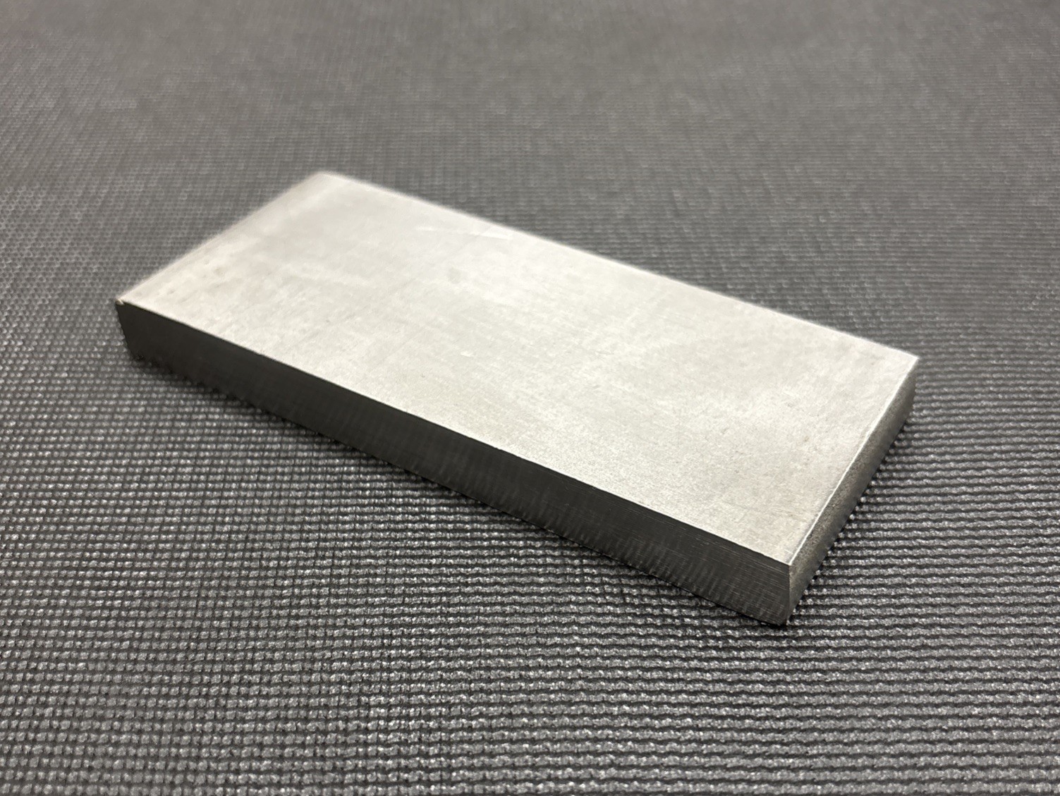 1/2″ Thickness 304 / 304L Stainless Steel Flat Bar 0.5″ x 5” x 2” Length