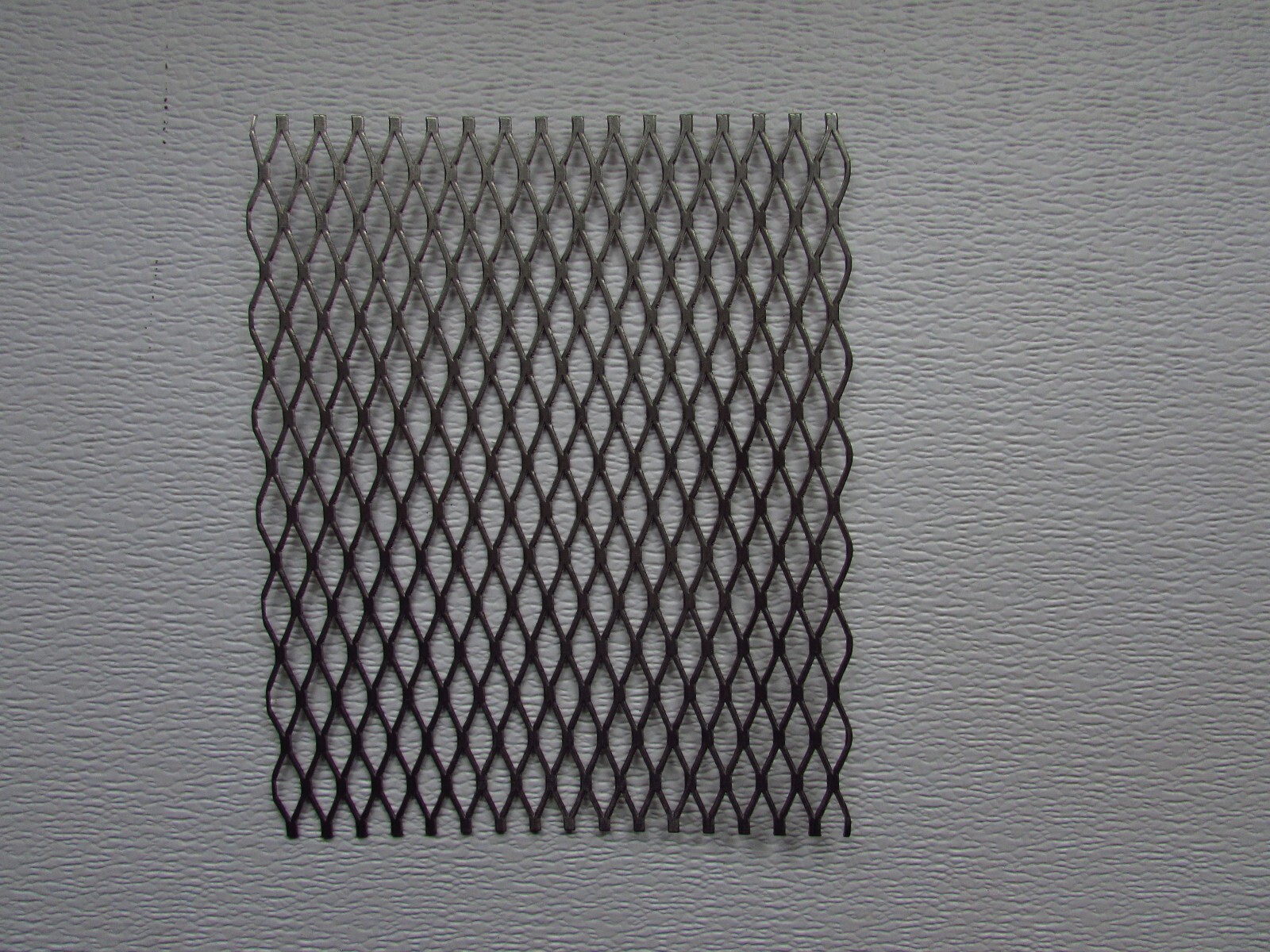 1/2″-#16. 304 STAINLESS STEEL FLATTENED EXPANDED METAL–6-1/2″ x 12″