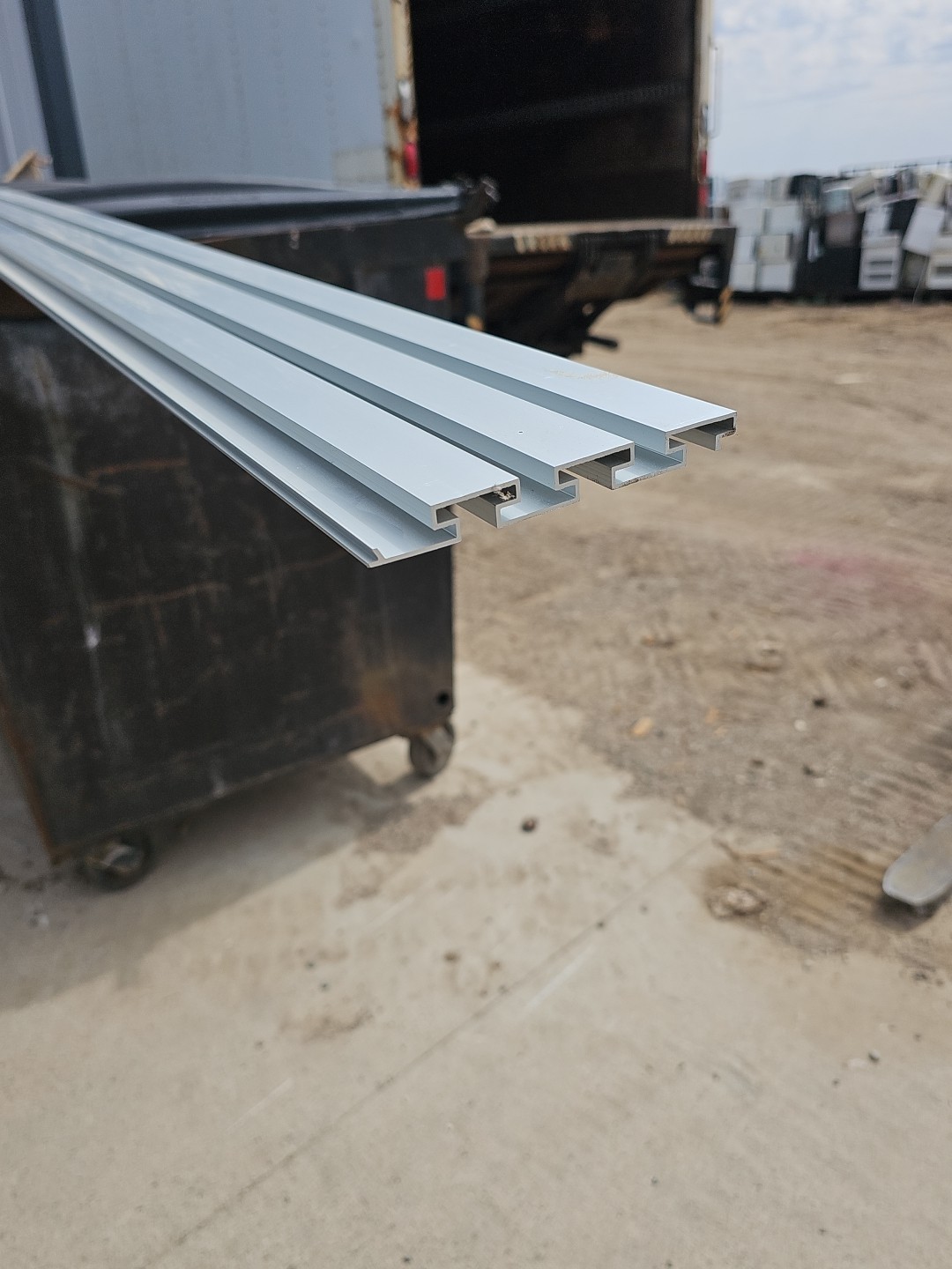 10 Pcs 5in Wide X 1/2in Thick X 12ft6in Aluminum Groove Slat Wall Panels