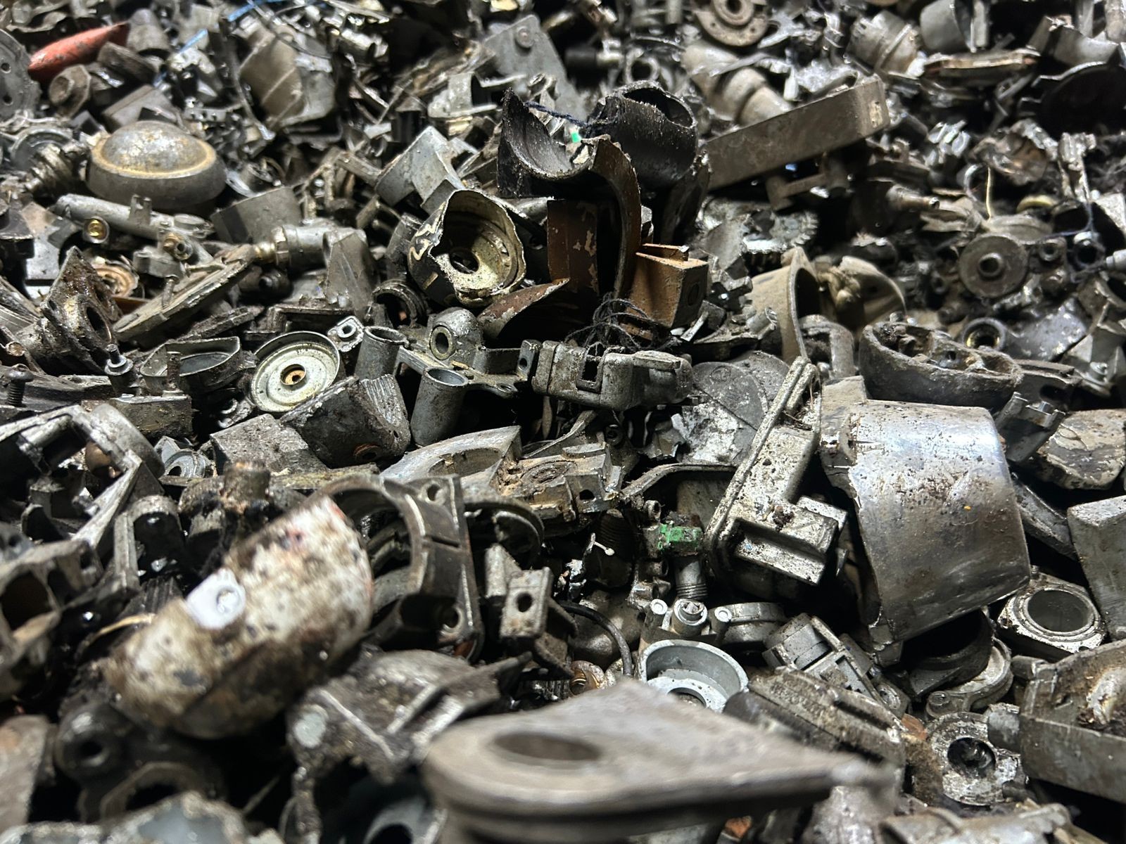 Pure Zinc Scrap Solid Pieces – Clean Unalloyed Metal for Casting Melting Reuse