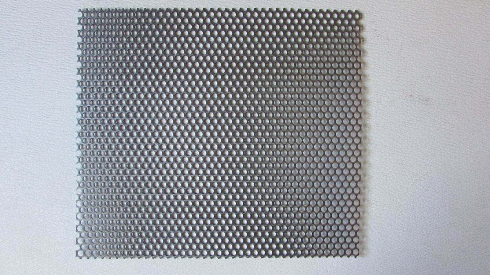 1/4″ HOLES 20 GAUGE 304 STAINLESS STEEL PERFORATED SHEET– 6″ X 6″