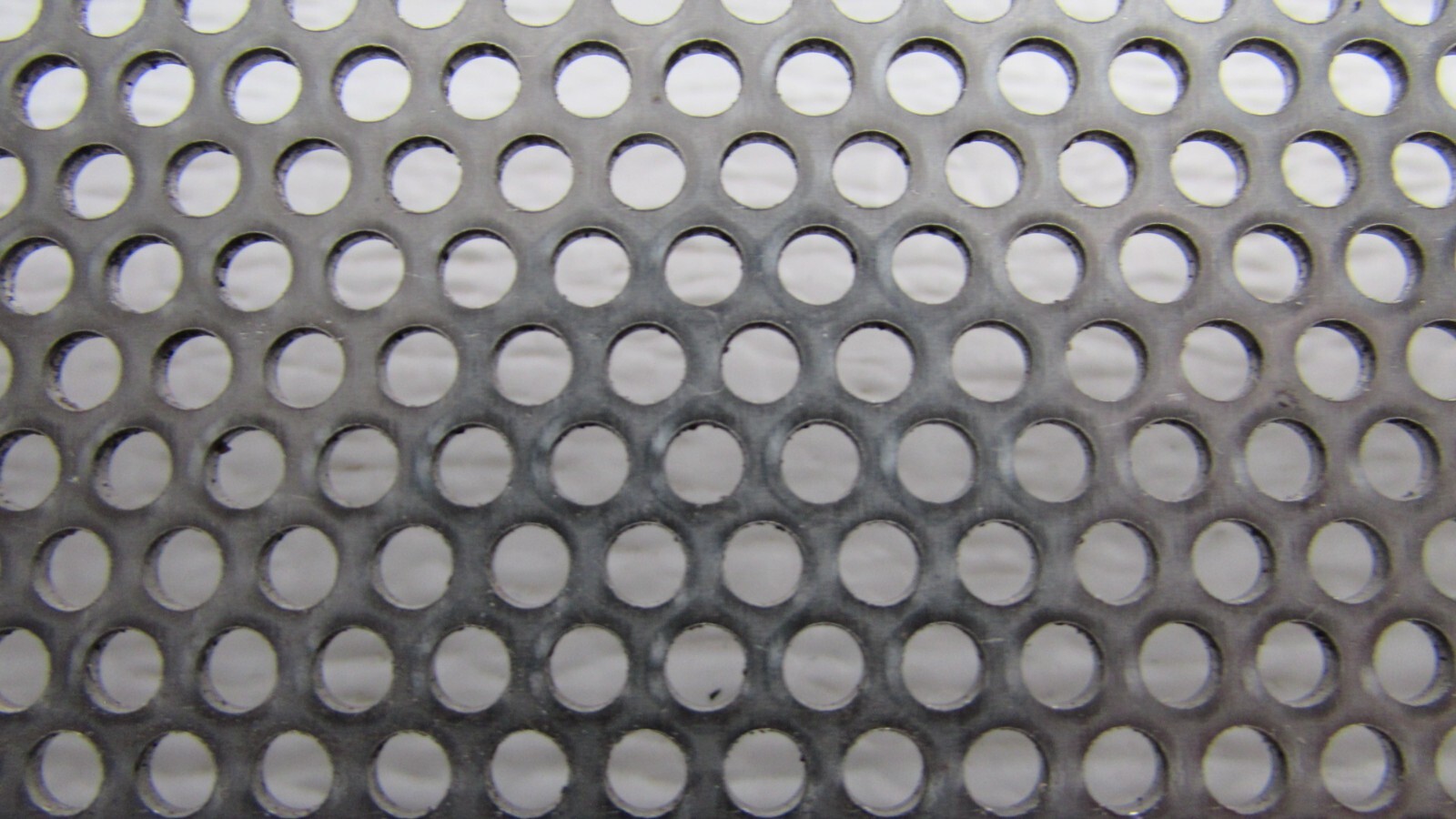 1/8″ HOLES–18 GAUGE 304 STAINLESS STEEL PERFORATED SHEET –3.5″ X 7″