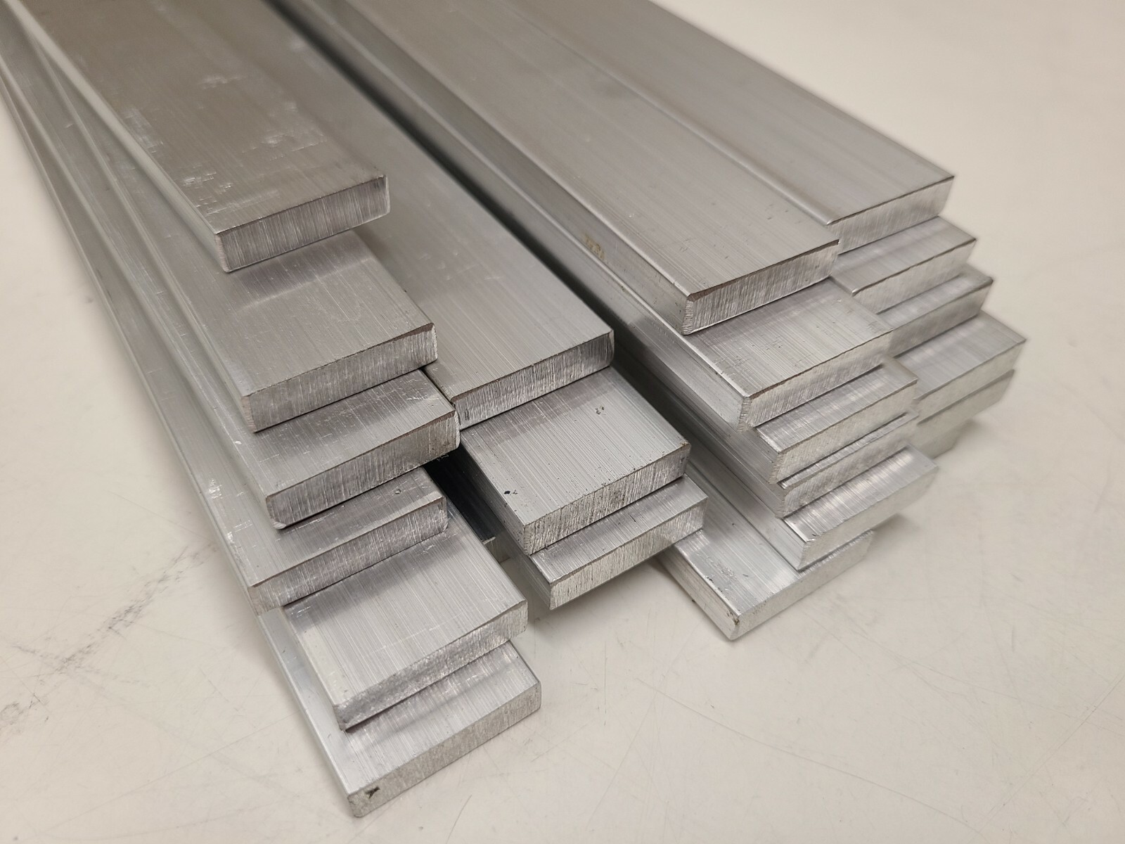 6061 Aluminum Flat Bar, 1/4″ x 1″ x 10″ long, Solid Stock, 4 pack
