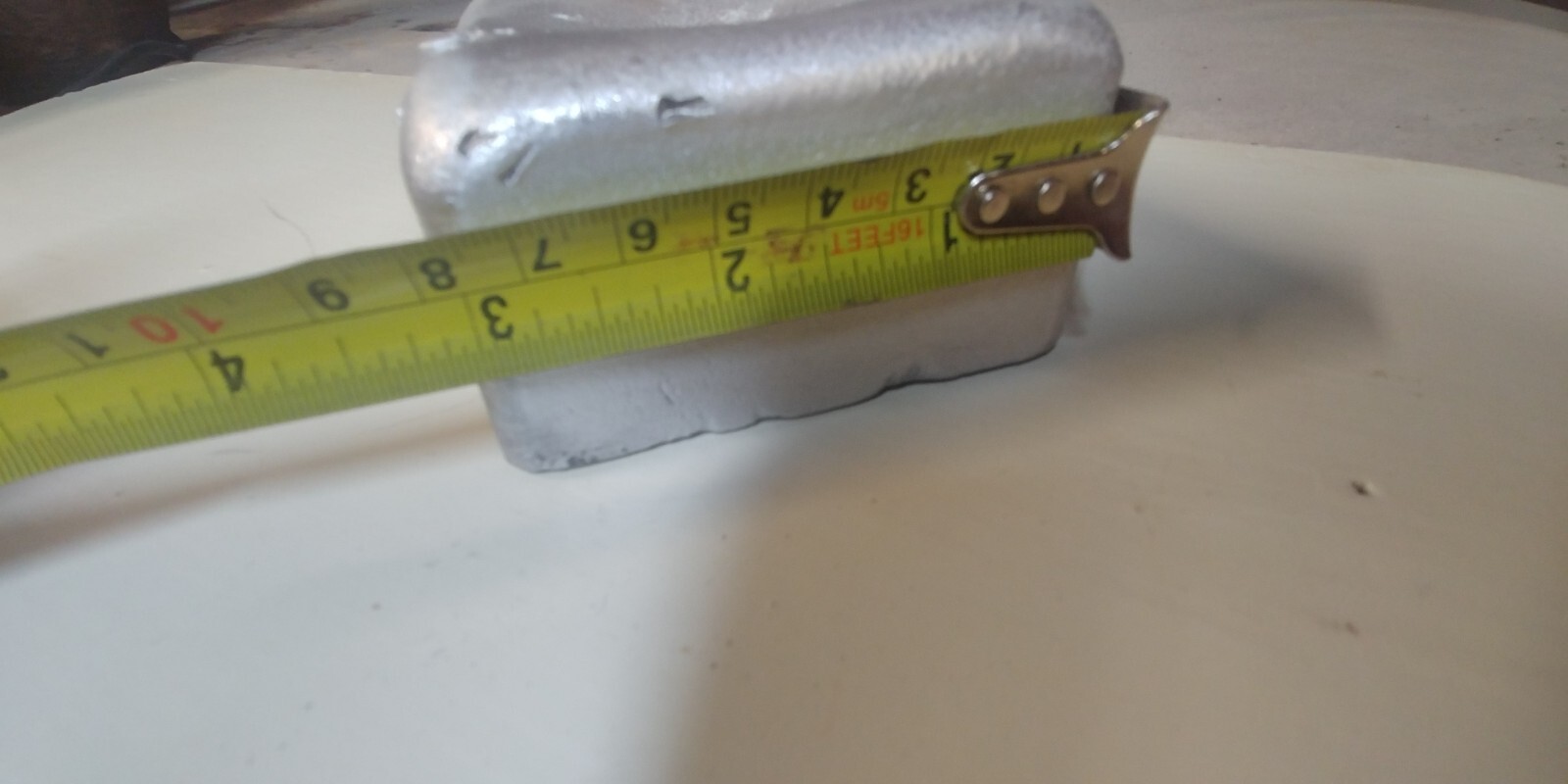 Aluminum ingot for casting