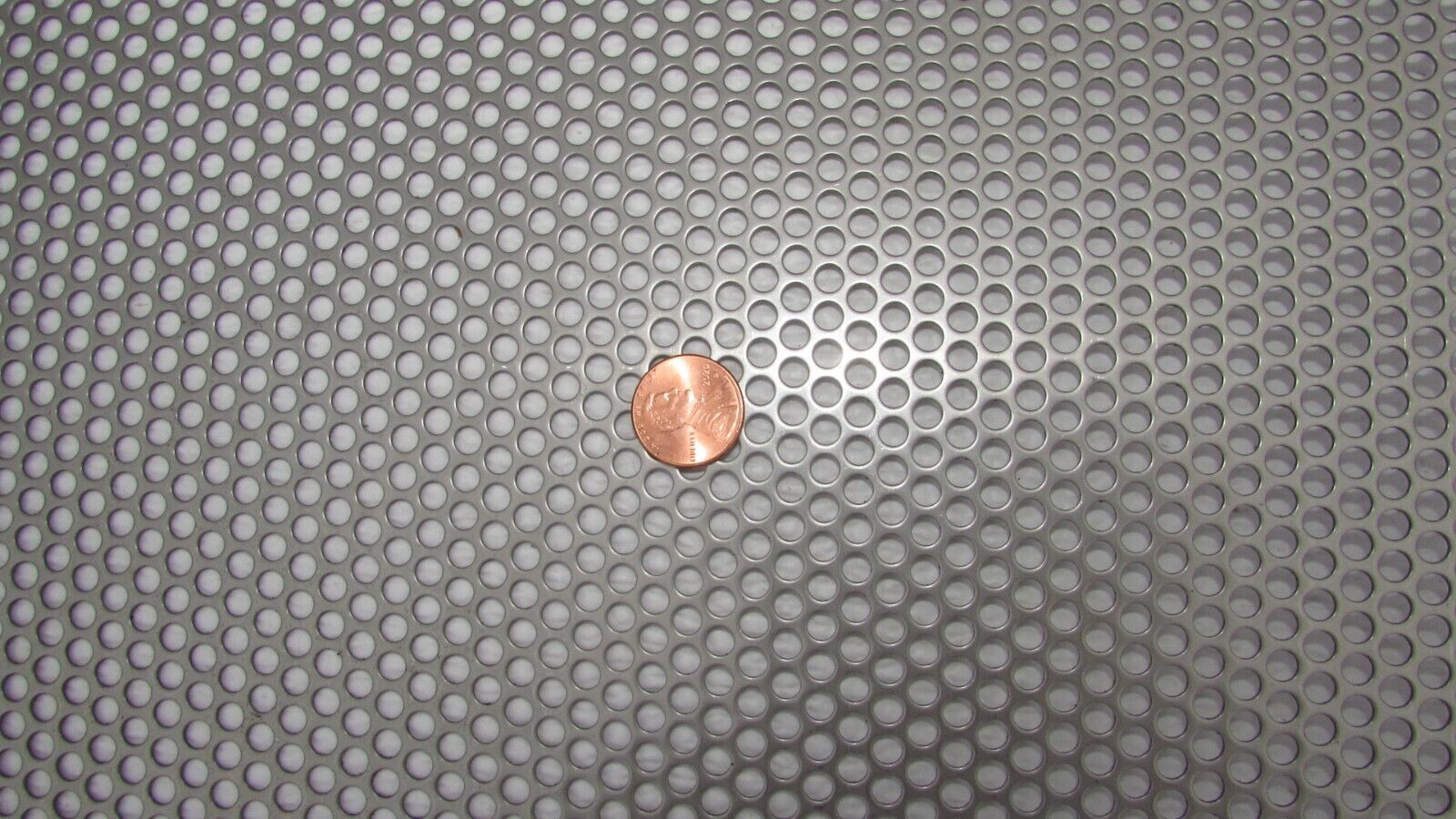 =3/16 HOLES=20 GA.-(.0359)-304 STAINLESS PERFORATED 4-3/4″ X 16-1/2″===