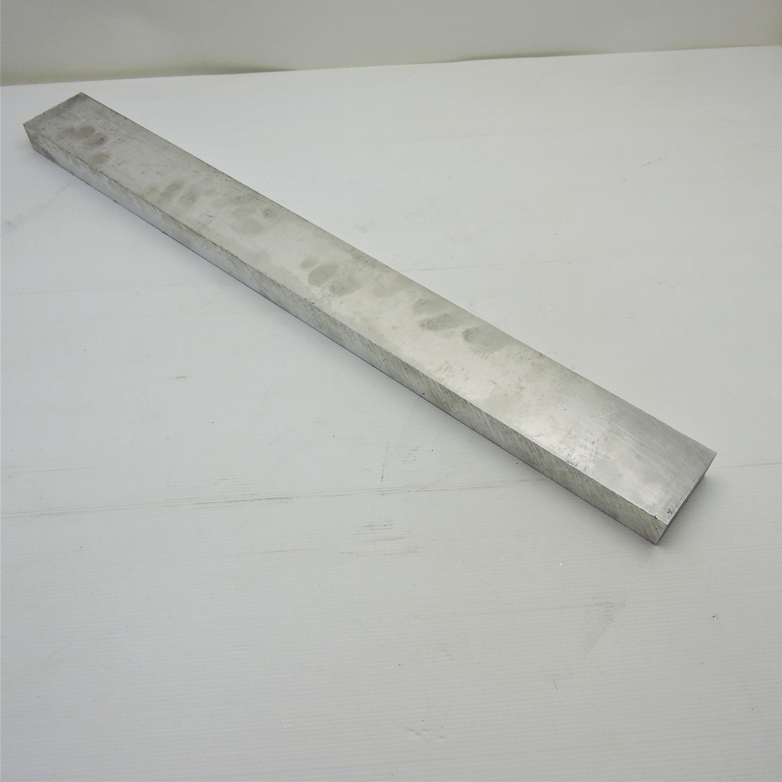 1.25″ thick 1 1/4 Aluminum 6061 PLATE 2.75″ x 30″ Long sku 335141