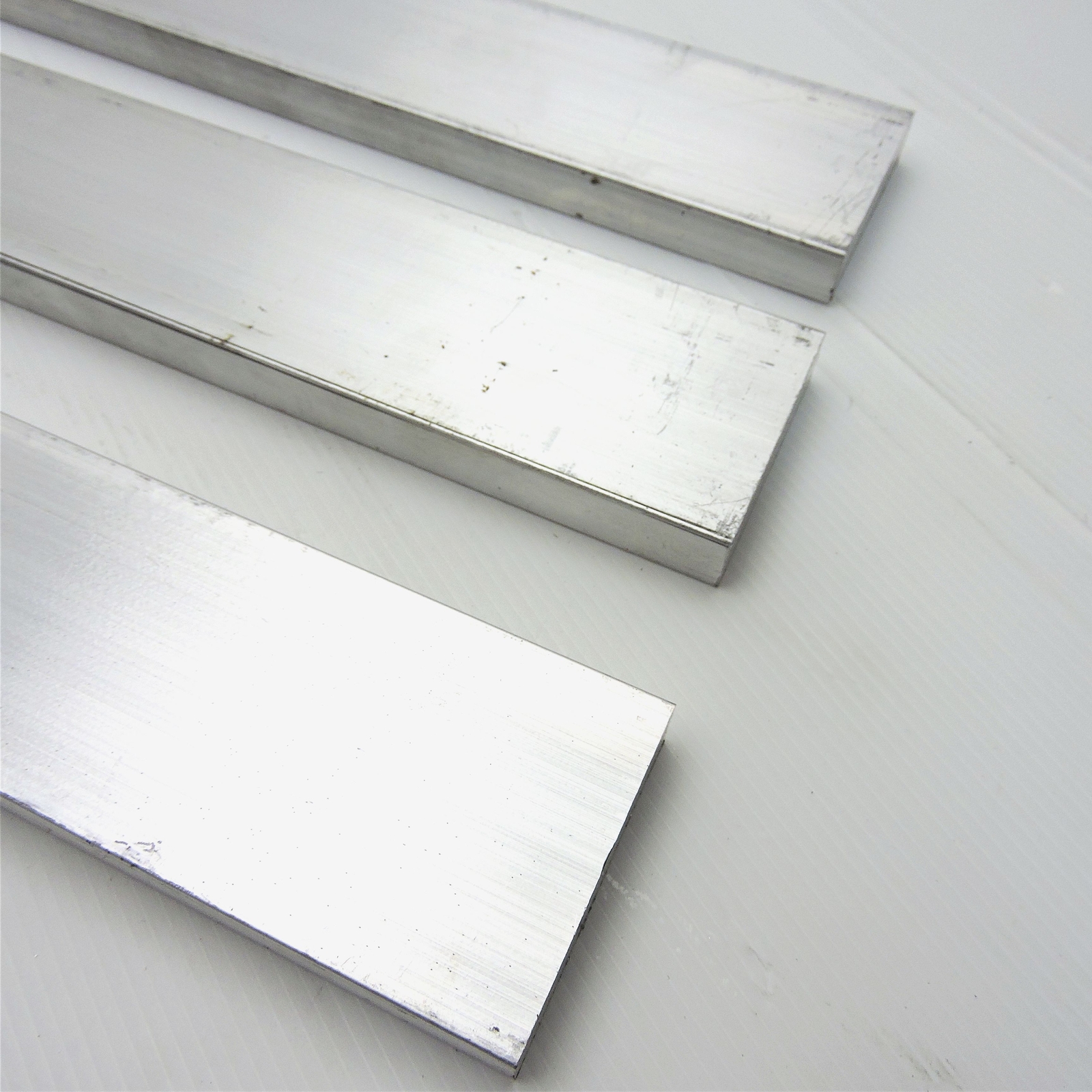 .625″ x 2.5″ Aluminum 6061 FLAT BAR 34.875″ Long new mill stock QTY 3 sku A750