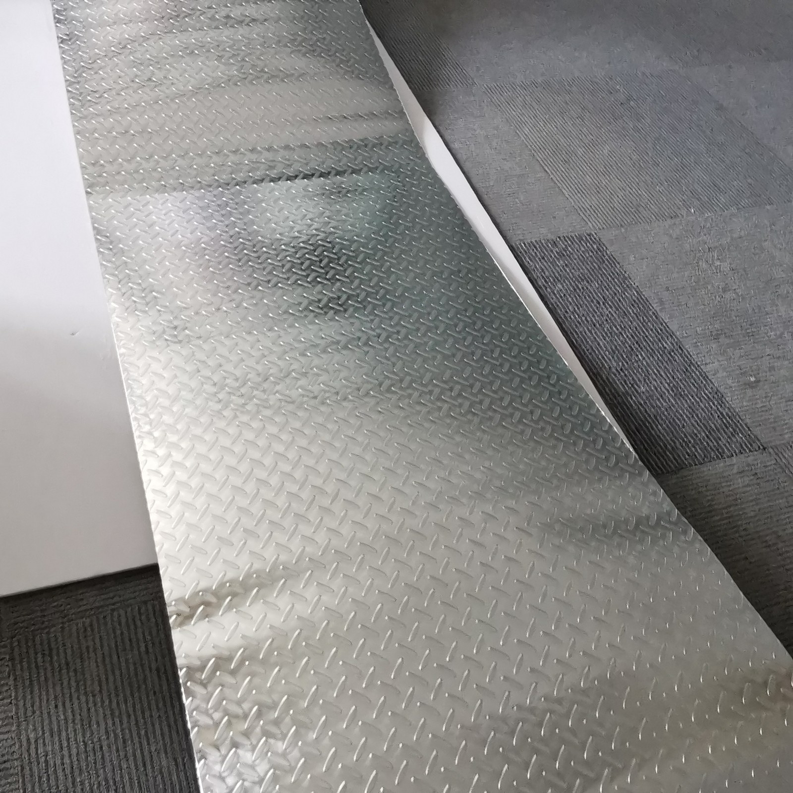 0.04″ Thick Aluminum Diamond Plate Sheet 3003 48″ x 94.5″ -Trailer, RV, Garages
