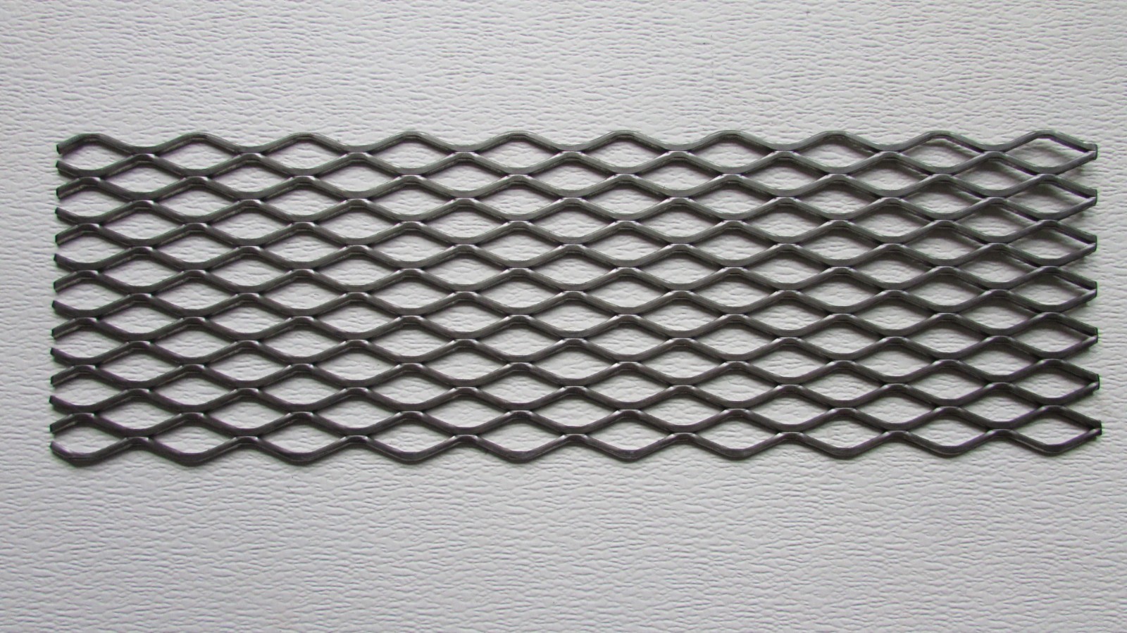 3/4#9 304 STAINLESS STEEL FLATTENED EXPANDED METAL–6-1/2″ X 20-3/4″