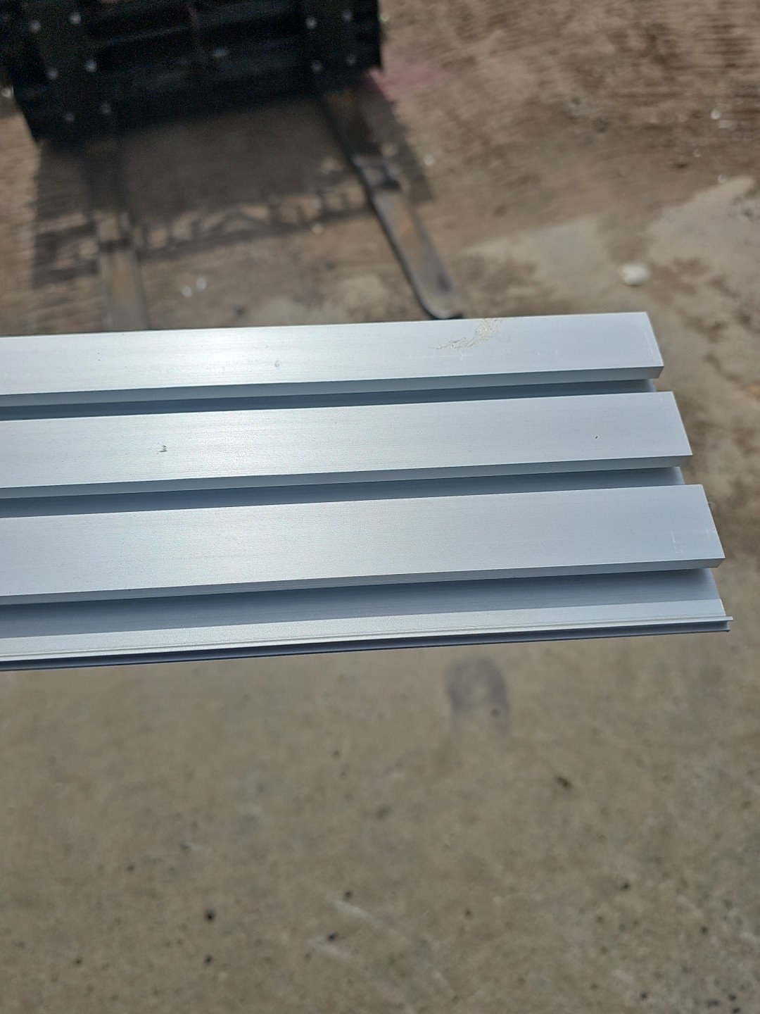 10 Pcs 5in Wide X 1/2in Thick X 12ft6in Aluminum Groove Slat Wall Panels