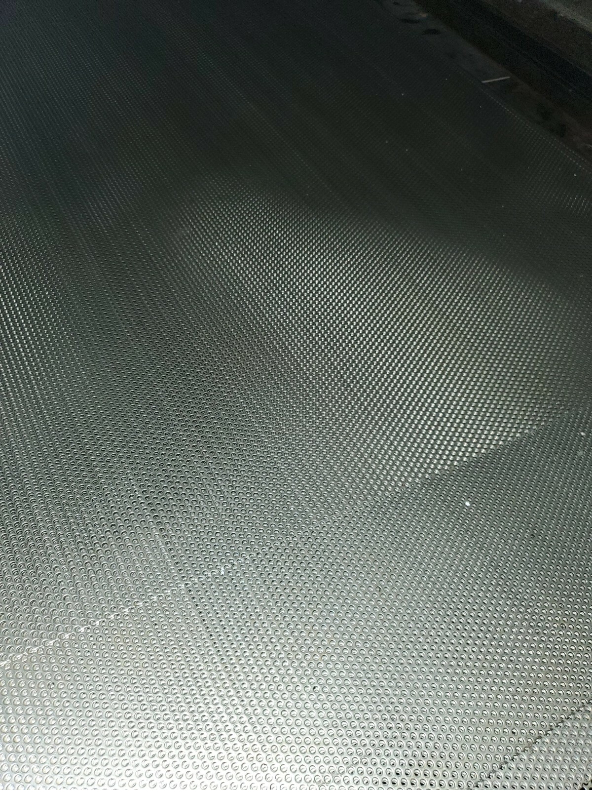 16 GAUGE 12″x 9″ 304 STAINLESS PERFORATED SHEET 1/8″ HOLES 3/16 stagger (1/16″)
