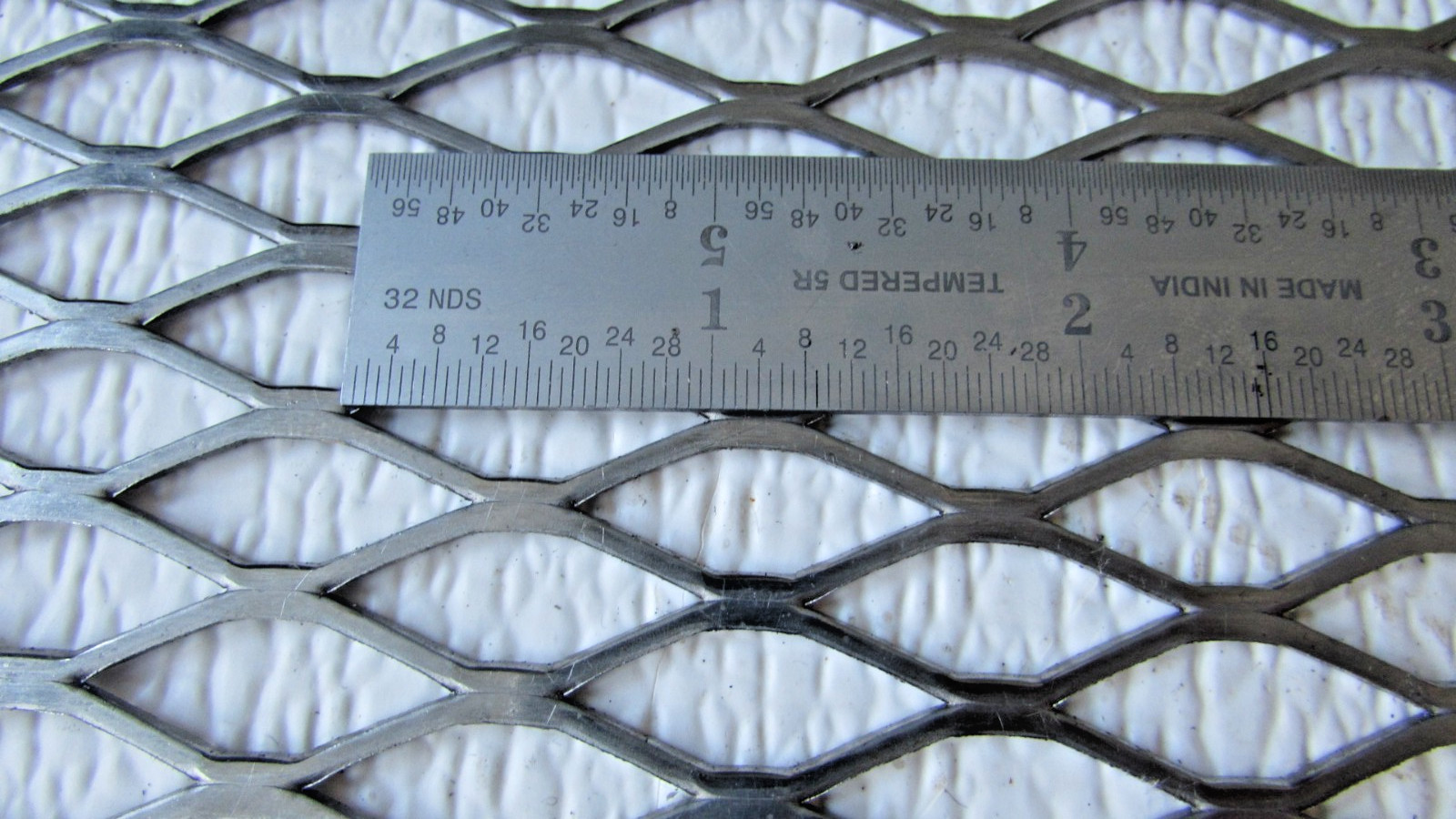 1/2-#16. 304 STAINLESS STEEL FLATTENED EXPANDED METAL 24″ X 24″