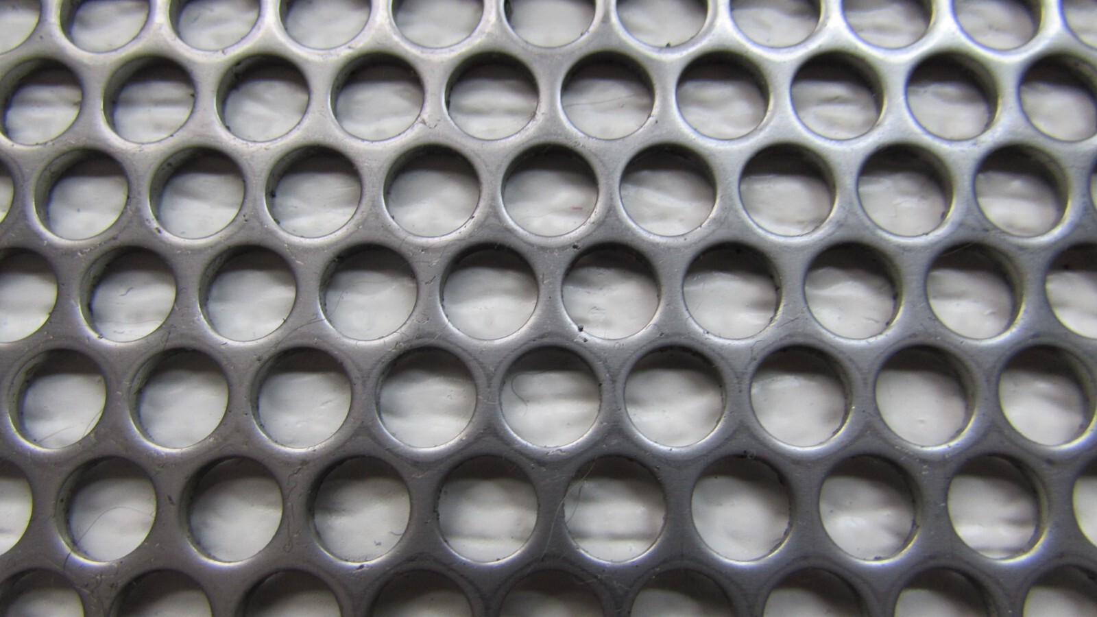 1/4″ HOLES 16 GAUGE 304 STAINLESS STEEL PERFORATED SHEET–10-3/4″ X 24″