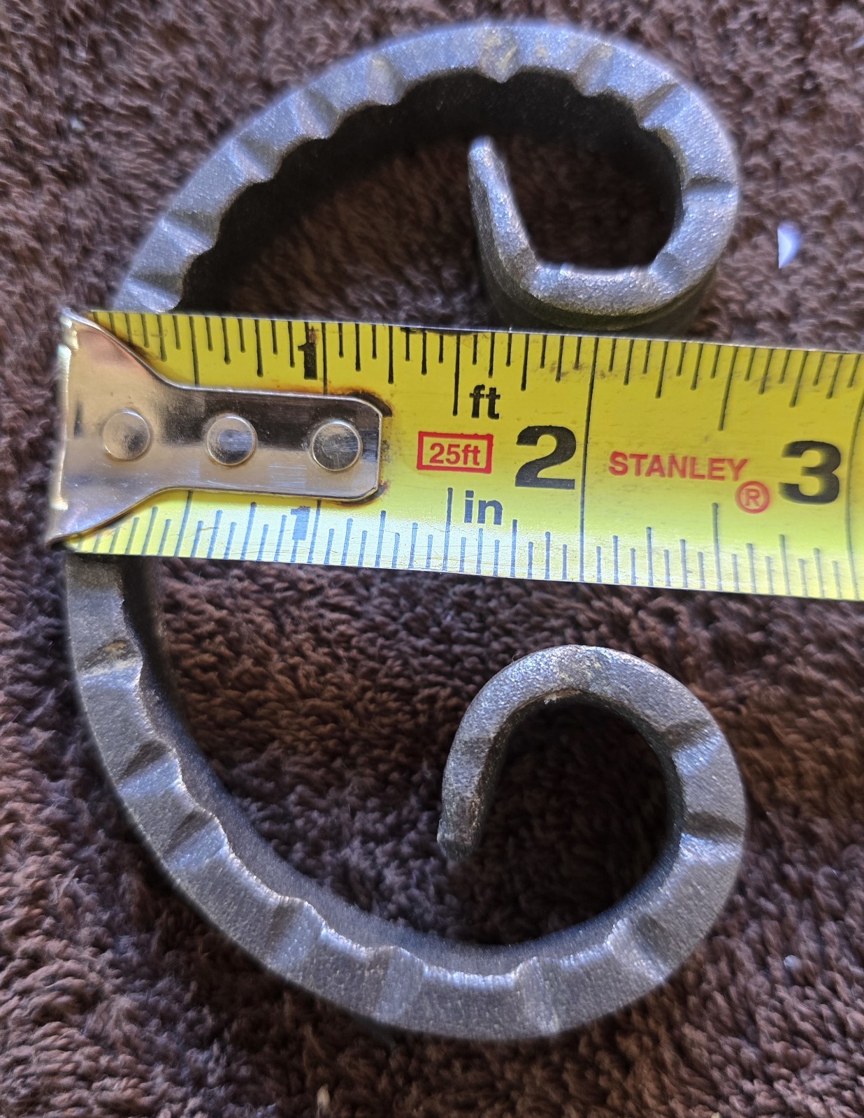 4 Pic Forged Steel C Scroll with Scored Ends. 2-9/16″ W, 3-15/16″ H, .31 lbs 