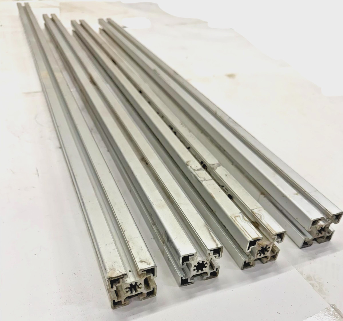 80/20 45MM ASST LENGTHS, 45-4545, (LOT OF 4), 43-3/4″ TO 58-1/8″, 4 OPEN SLOTS