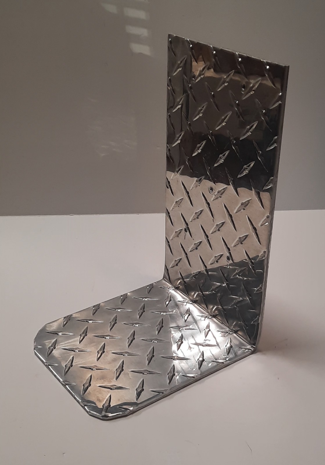 Aluminum 1/4″ Thick Diamond Plate Sheet Metal Bracket, Pre-Owned