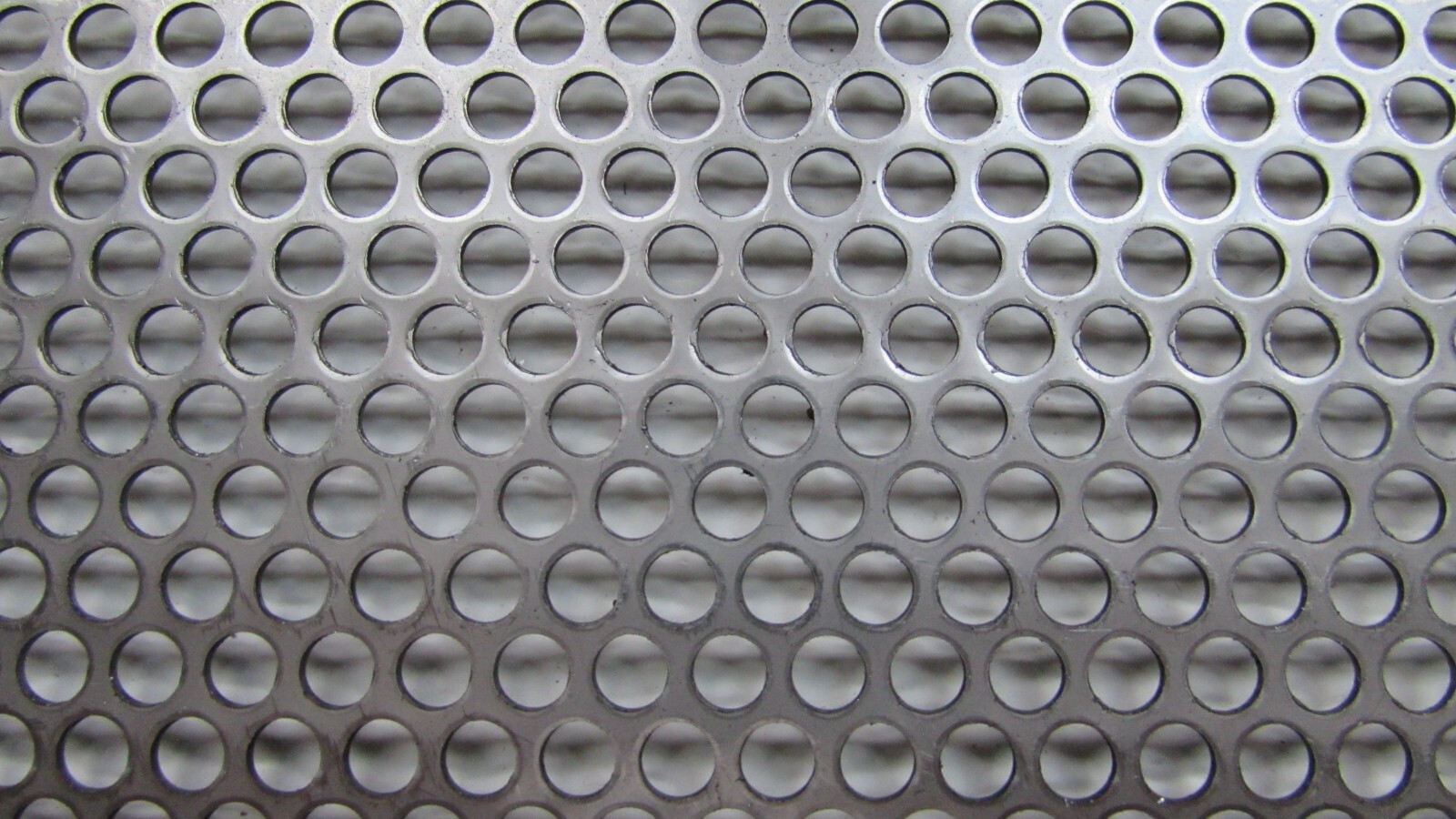 3/16″ HOLES-18 GAUGE-304 STAINLESS PERFORATED 11-1/2″ X 18″