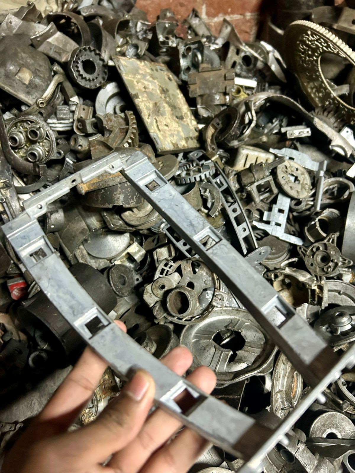 Pure Zinc Scrap Solid Pieces – Clean Unalloyed Metal for Casting Melting Reuse