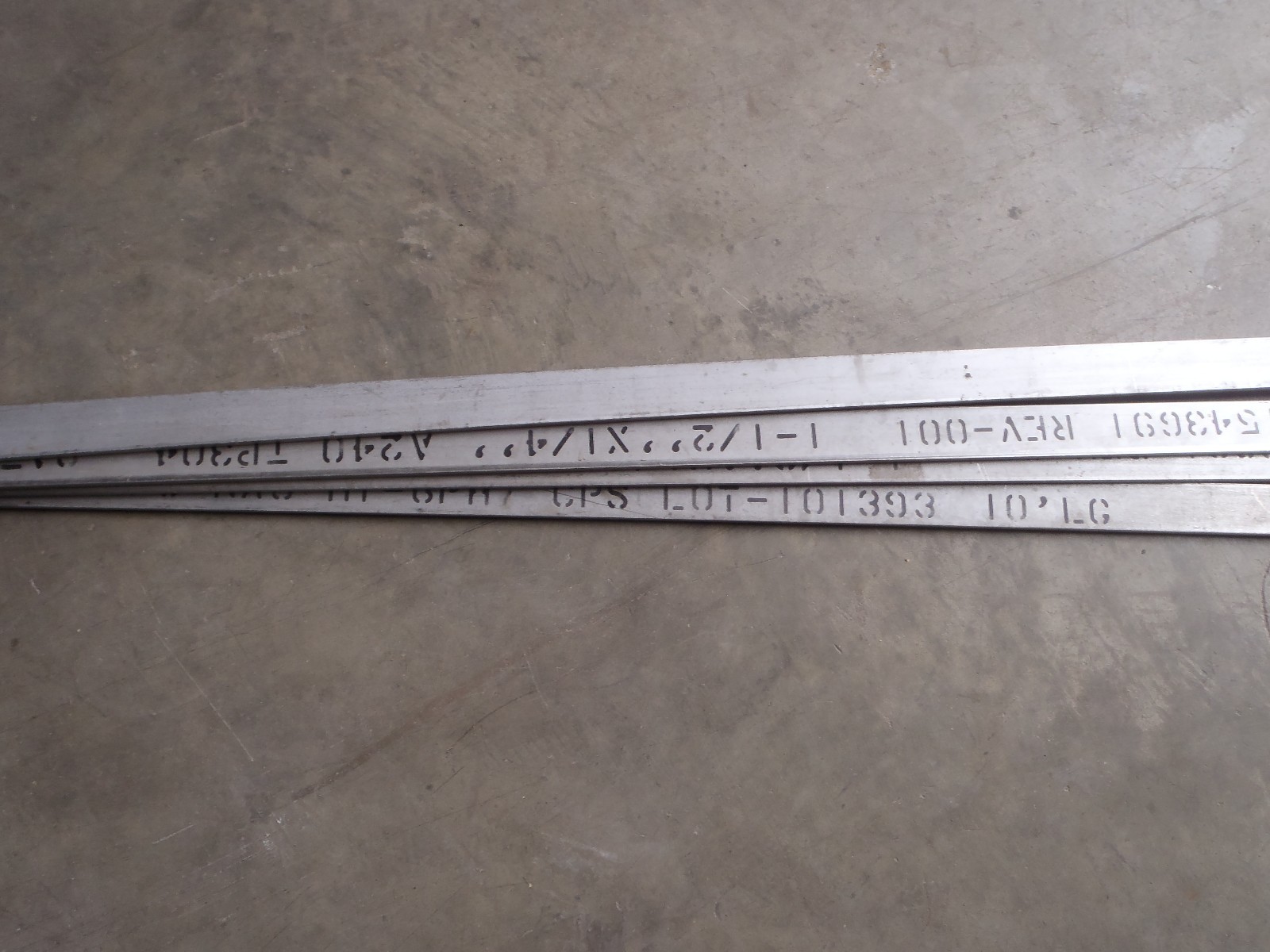 Stainless Steel Flat Bar Stock 1-1/2″ X 1/4″ X 10′ Ft ASTM A240 TP304 LOT OF 4