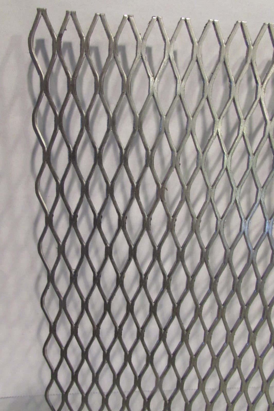 1/2″ x 16GA. 304 STAINLESS STEEL FLATTENED EXPANDED METAL 6″ x 6″