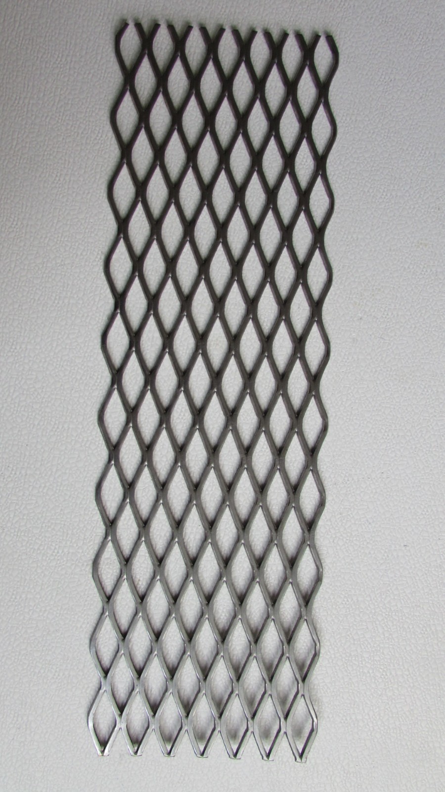 3/4#9 304 STAINLESS STEEL FLATTENED EXPANDED METAL–6-1/2″ X 20-3/4″