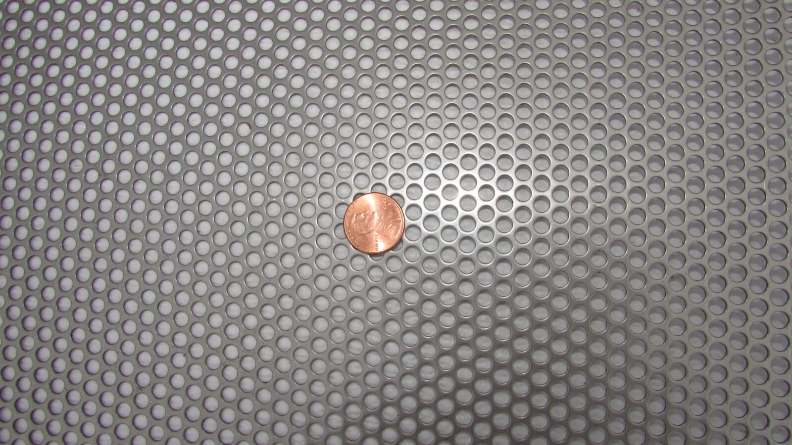 ==3/16″ HOLES=20 GA.-(.0359) -304 STAINLESS PERFORATED— 5″ X 14″==