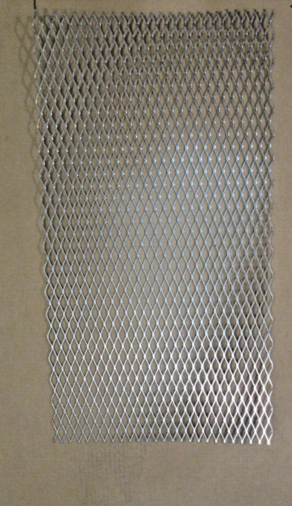 1/2 X #16 304 STAINLESS STEEL FLATTENED EXPANDED METAL—–18″ X 32″