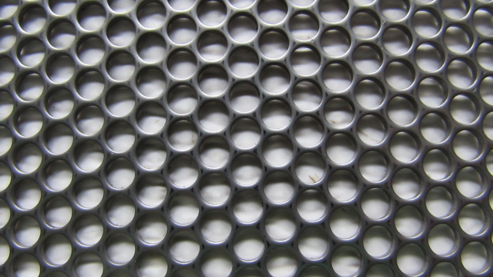 5/32″ HOLES–18 GAUGE – 304 STAINLESS STEEL PERFORATED SHEET– 7-1/2 ” X 8″