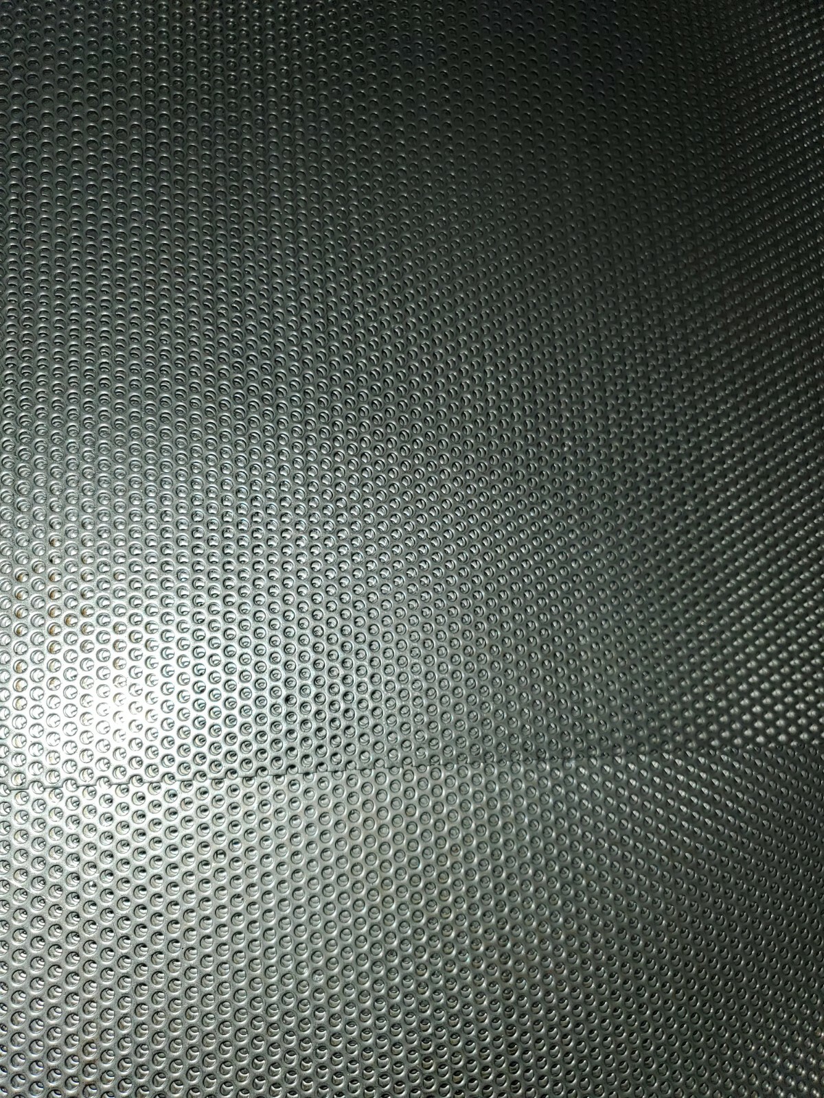 16 GAUGE 12″x 9″ 304 STAINLESS PERFORATED SHEET 1/8″ HOLES 3/16 stagger (1/16″)