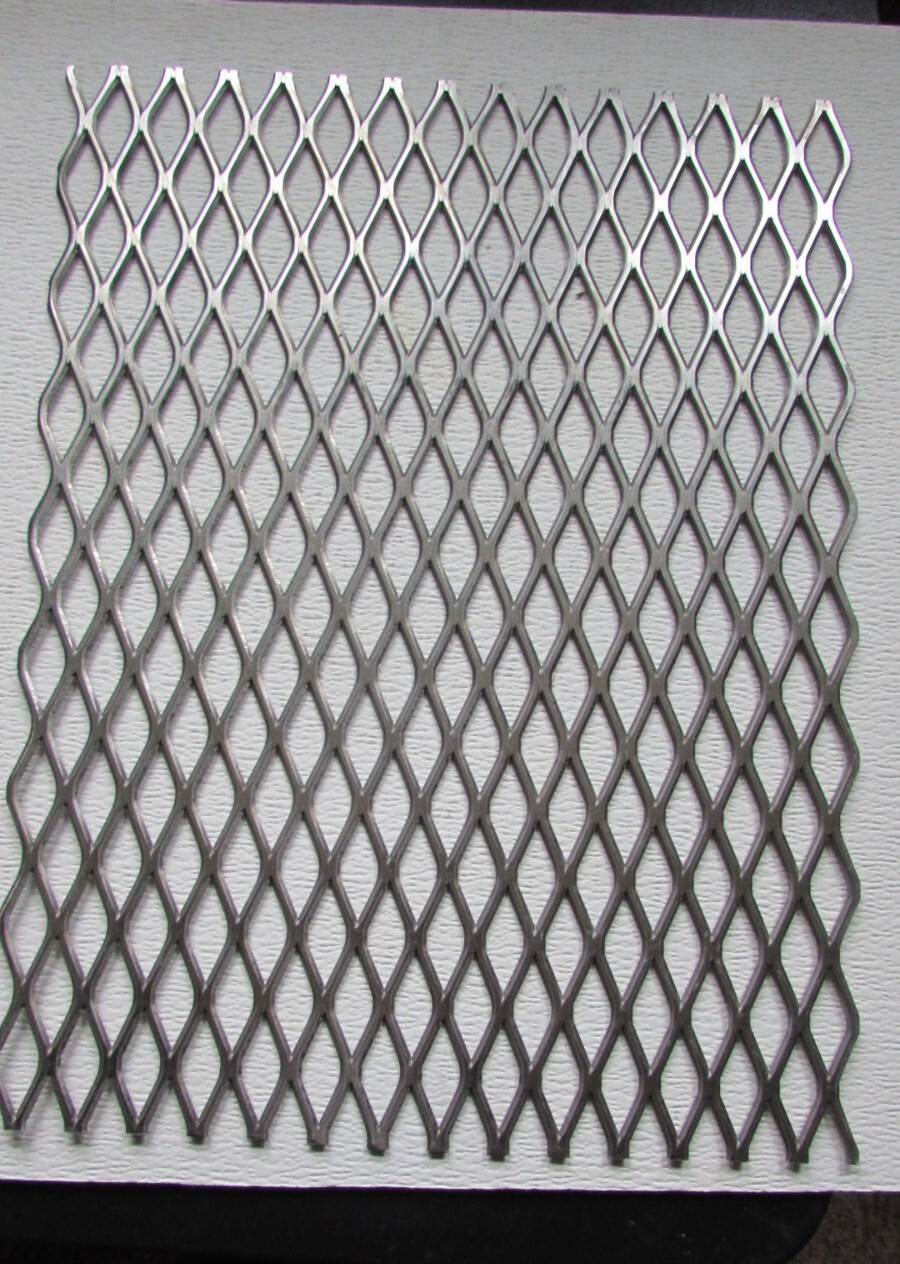 3/4#9 304 STAINLESS STEEL FLATTENED EXPANDED METAL–12″ X 18″
