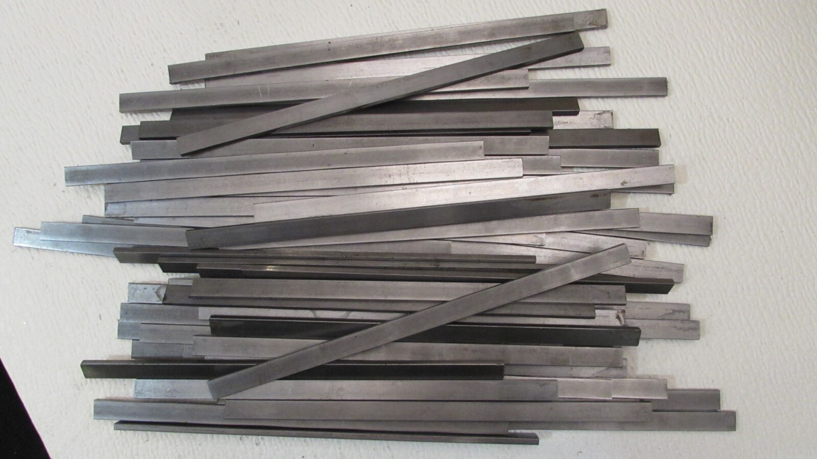 1/8″ THICK X 3/8″ WIDE X 9″ LONG CR 1018 FLAT BAR–200 PIECE LOT