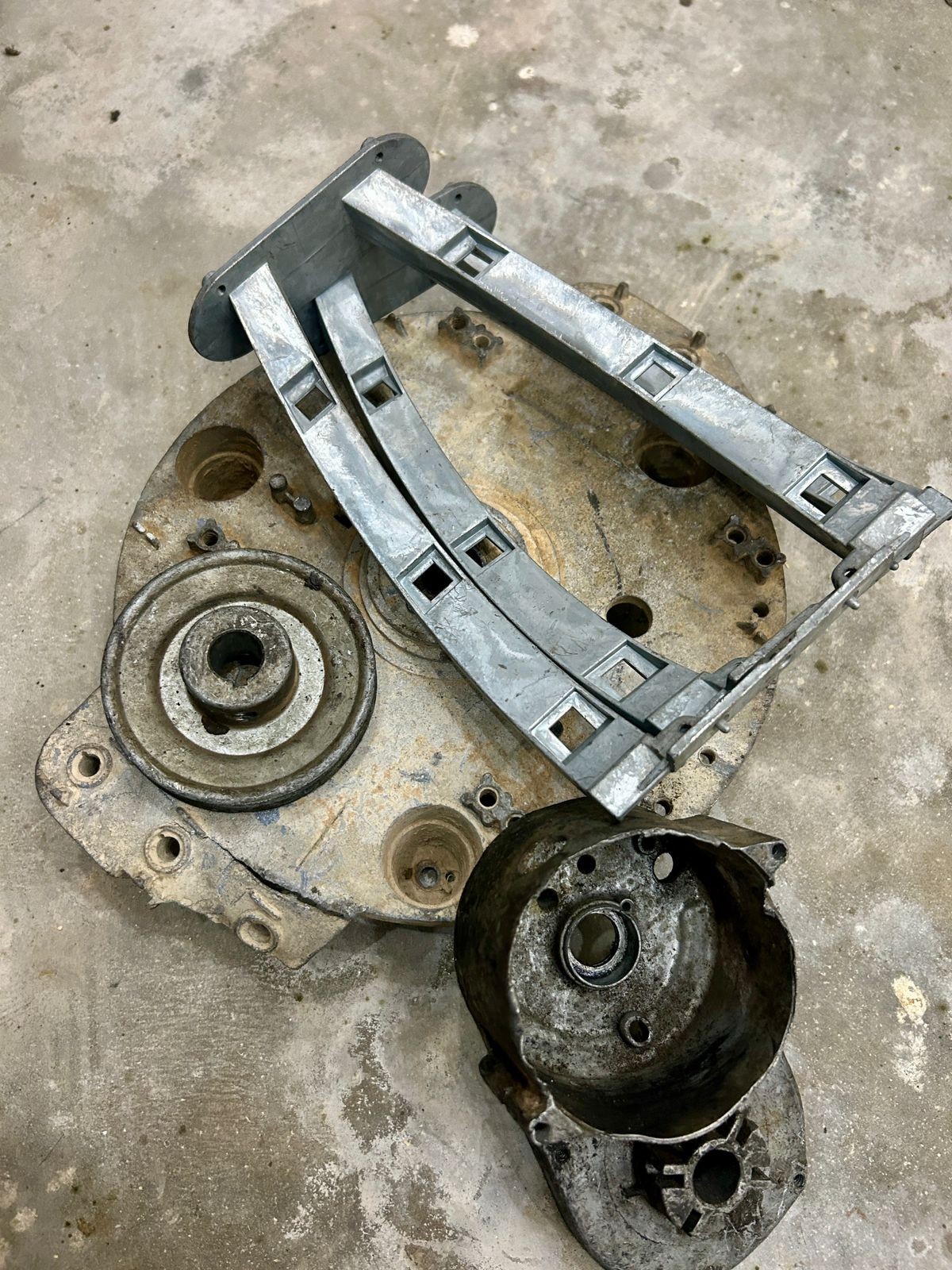 Pure Zinc Scrap Solid Pieces – Clean Unalloyed Metal for Casting Melting Reuse
