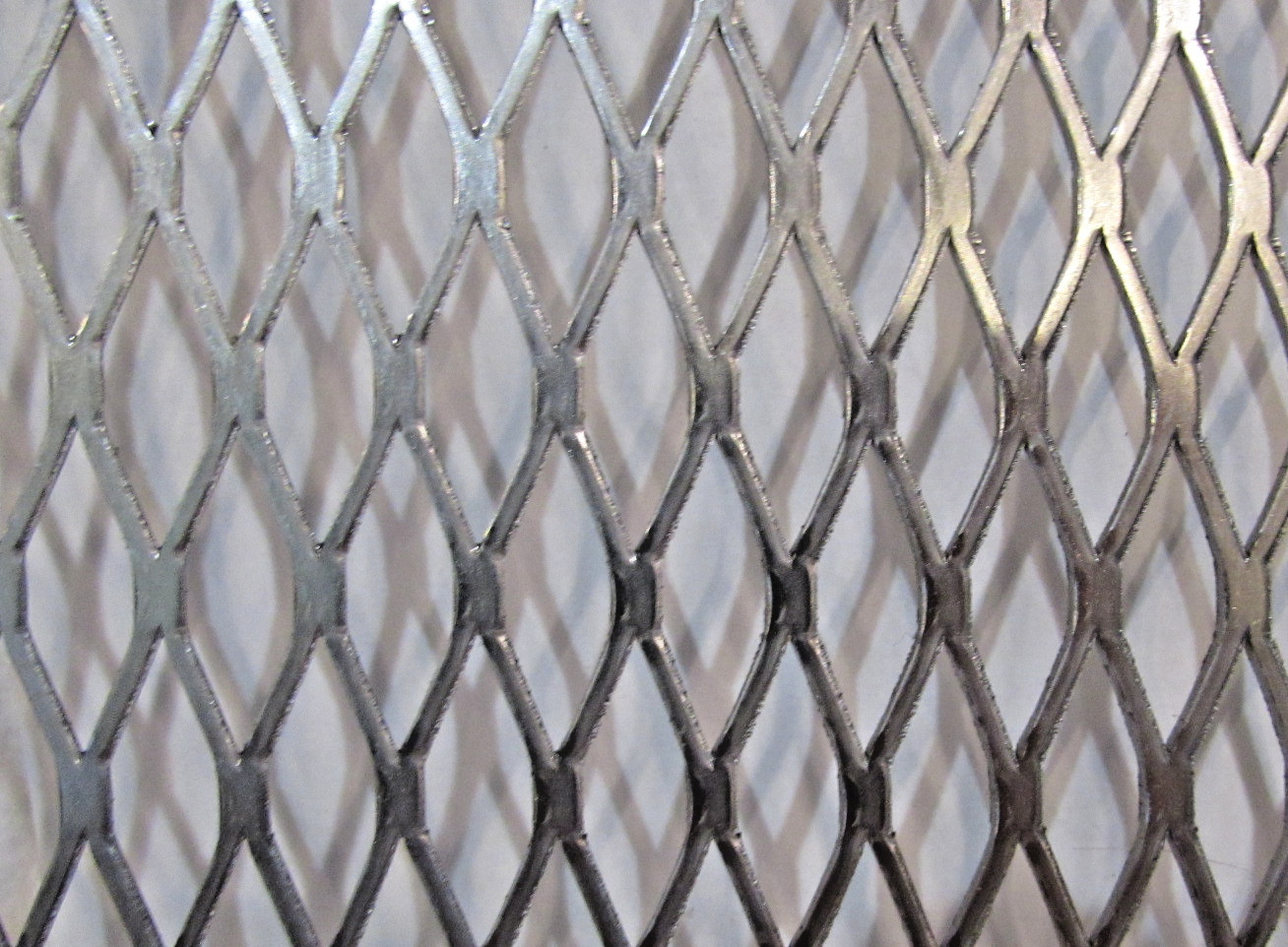 1/2 X #16 304 STAINLESS STEEL FLATTENED EXPANDED METAL—–24″ X 24″
