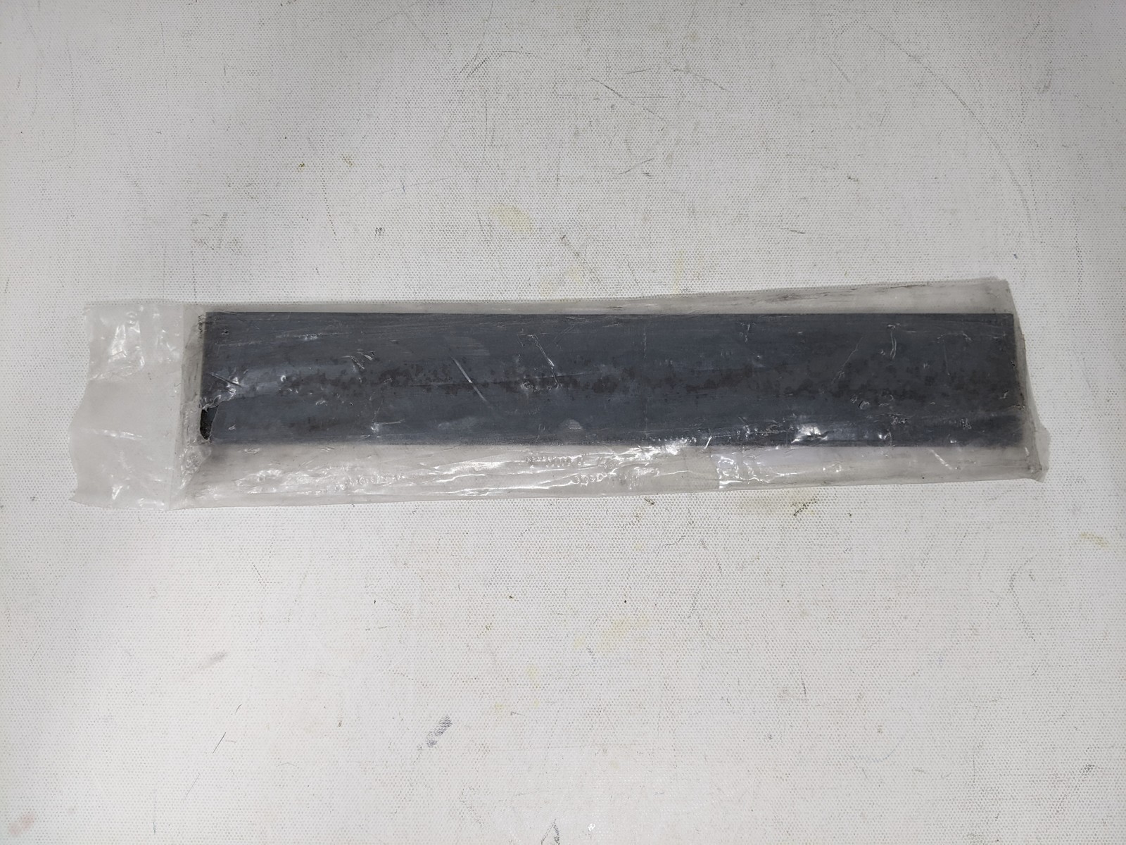 Bulb Industries Weldable Hot Rolled Mild Steel Flat Bar 1″x1/4″x12″ 1lbs 10oz