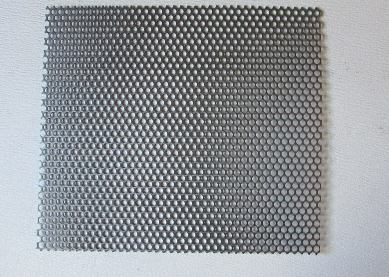 1/4″ HOLES 20 GAUGE 304 STAINLESS STEEL PERFORATED SHEET– 6″ X 6″