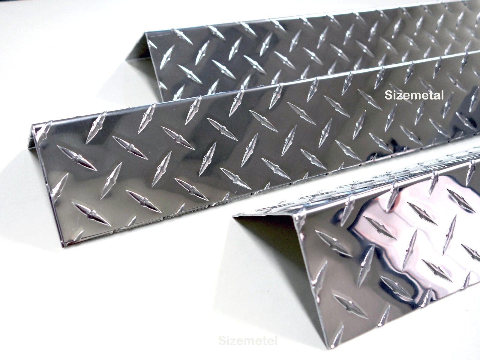 0.063″ 4ft Aluminum Diamond Plate OUTSIDE Corner Guard 3003 H22 – 1.5″x1.5″x48″