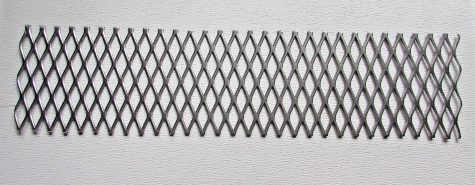 3/4#9 304 STAINLESS STEEL FLATTENED EXPANDED METAL–6-1/2″ X 27-1/2″