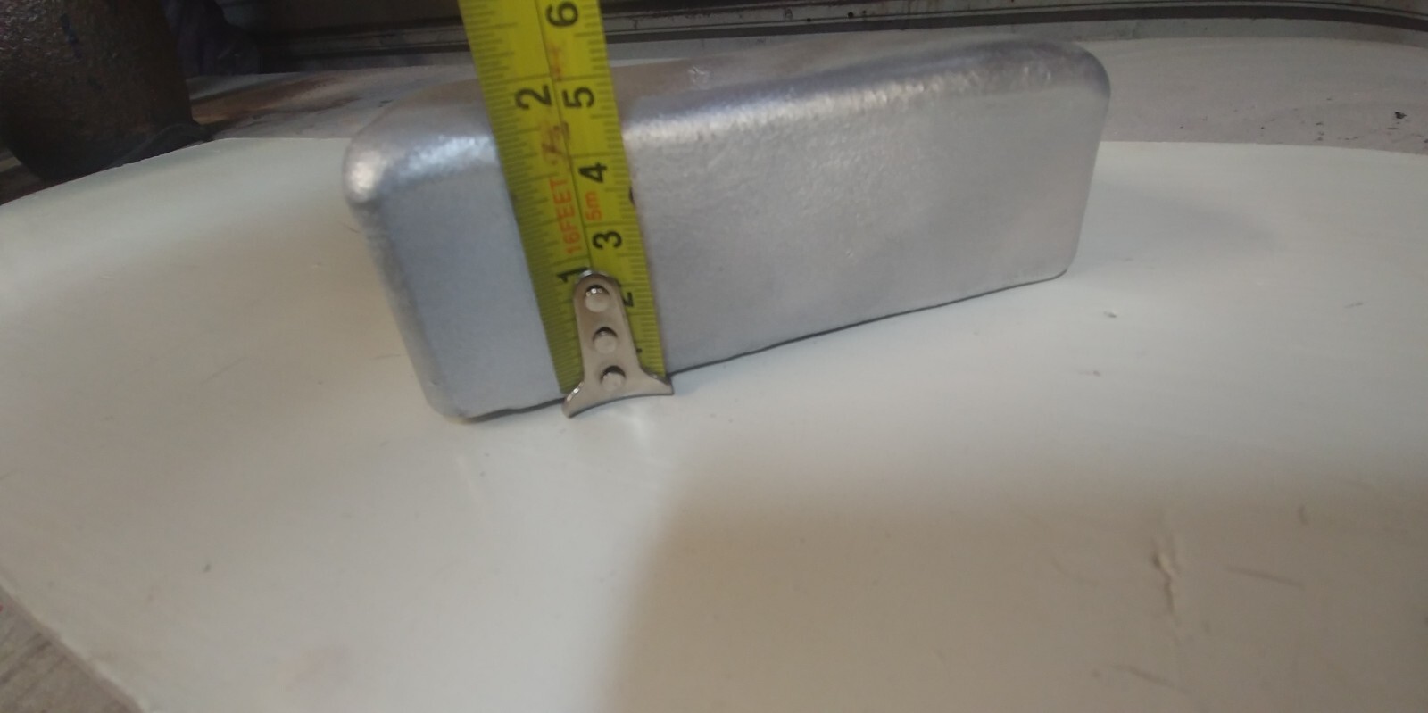 Aluminum ingot for casting