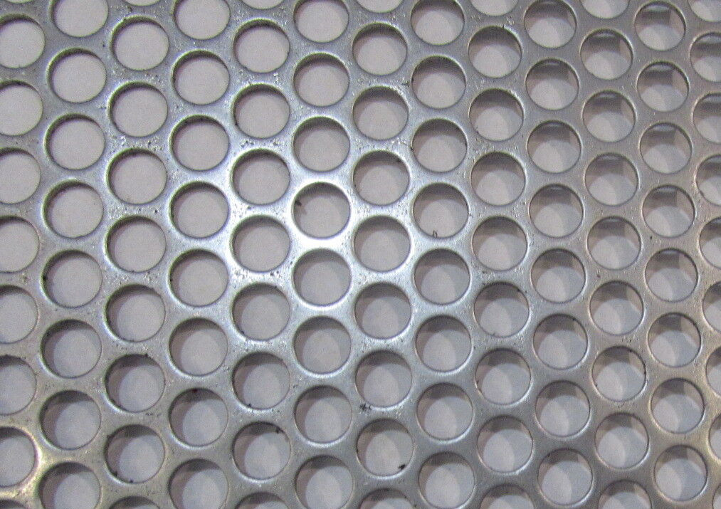 1/4″ HOLES 16 GAUGE 304 STAINLESS STEEL PERFORATED SHEET–10-3/4″ X 24″