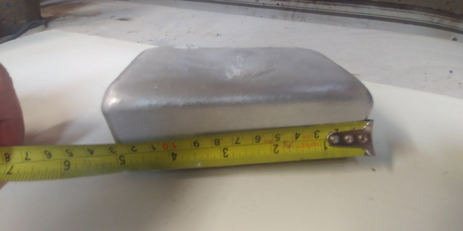 Aluminum ingot for casting